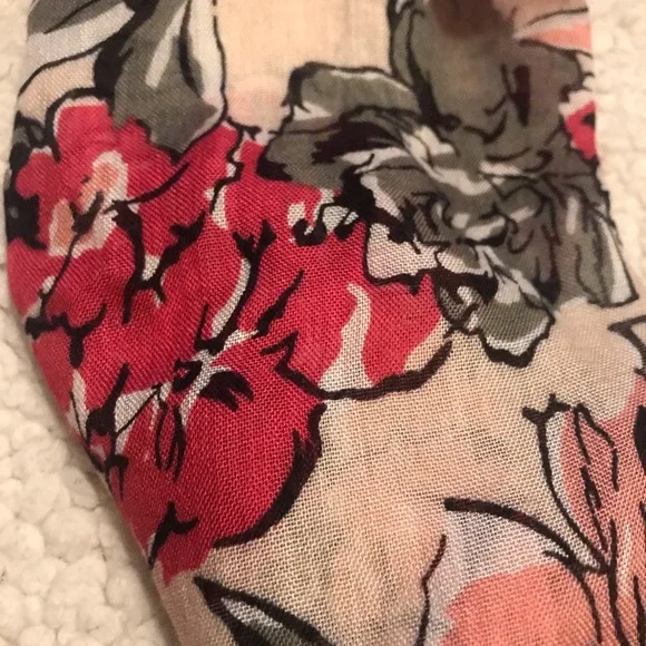 Light pink and white rose floral scarf 72” long 19” wide - Picture 5 of 11